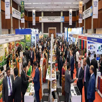 Exhibitors meeting buyers at Sri Lanka Expo 2026 business exhibition